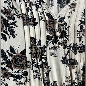 Cute Peasant Sleeved blouse